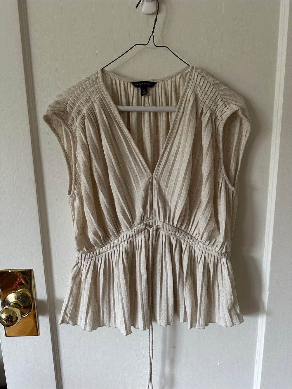 Banana Republic Cream Pleated V-Neck Peplum Top